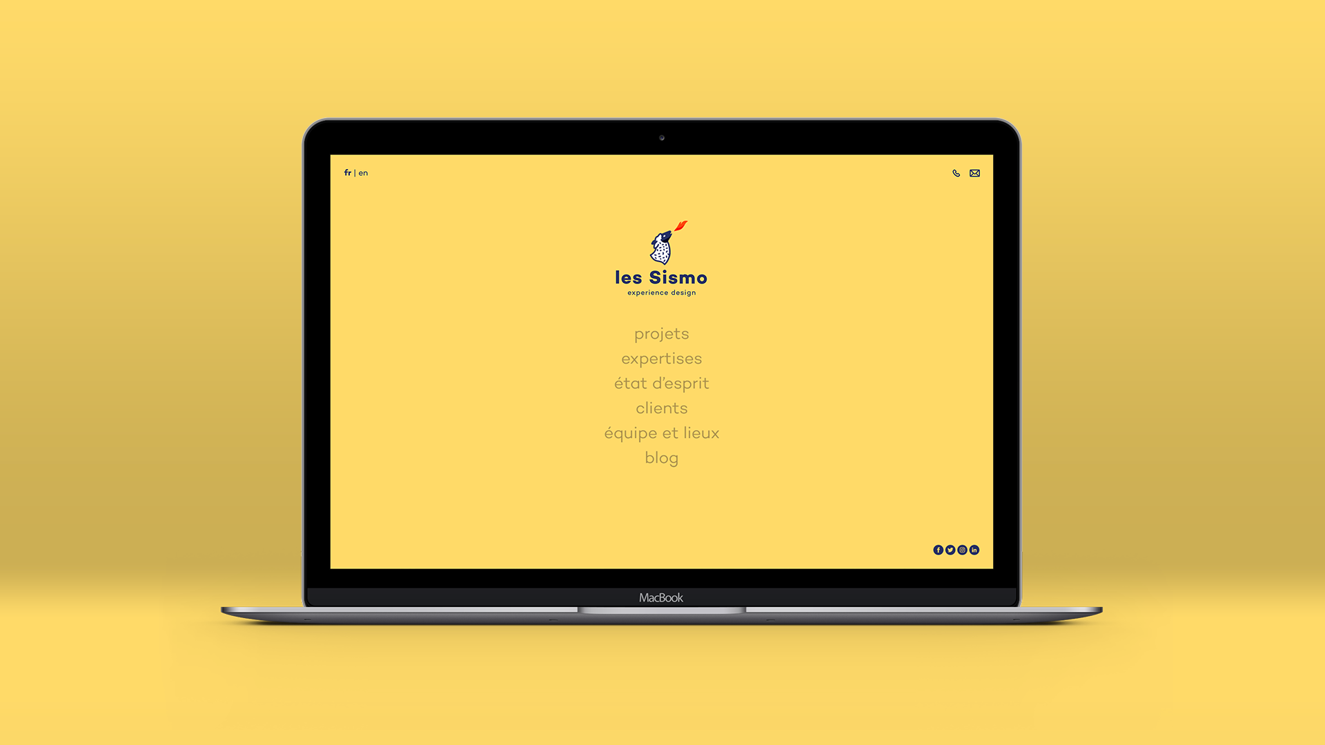 Laptop avec une interface du site les Sismo